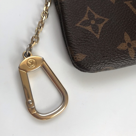 Louis Vuitton Key Pouch - Picture 5 of 9